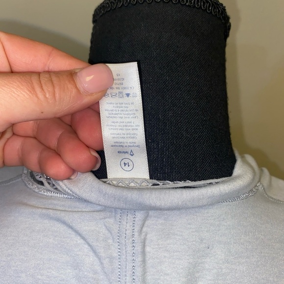 Lululemon Ivivia Long Sleeve Top Girls Light Blue - Picture 2 of 6